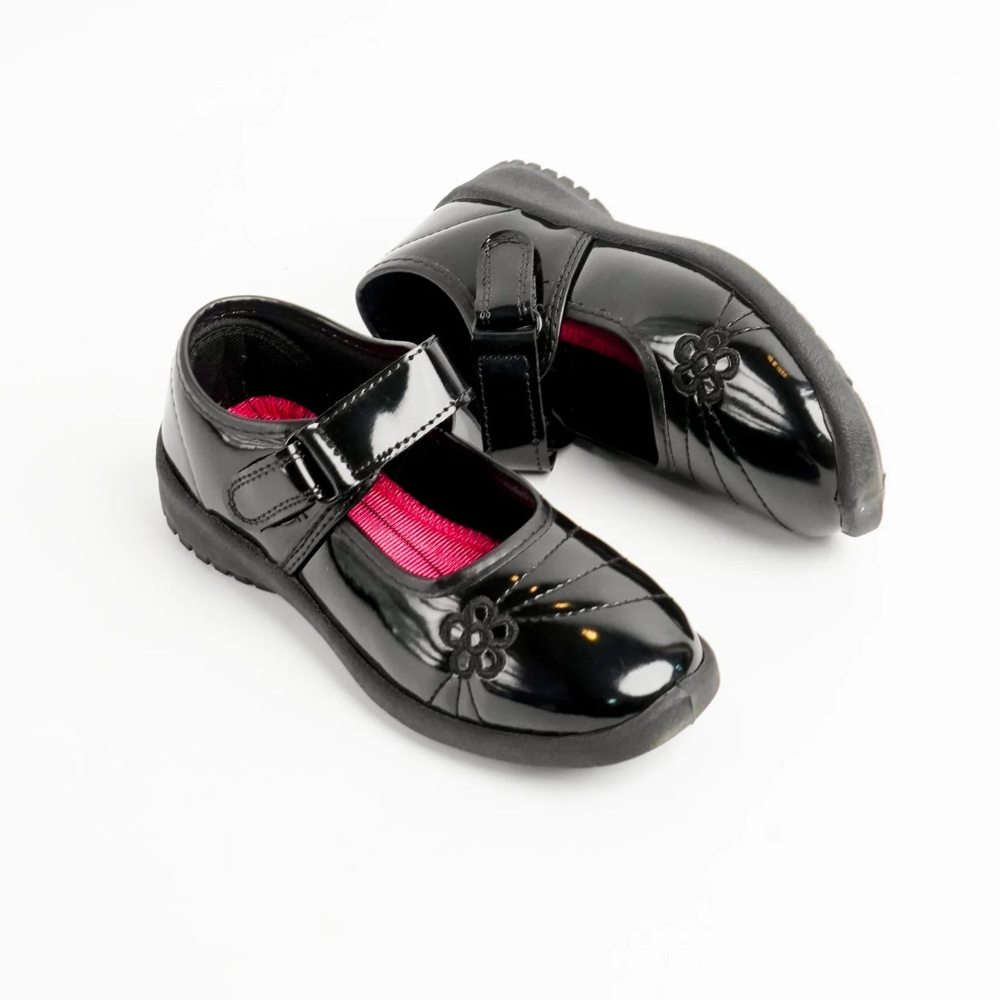 X-0098 – Girls' Black Patent Leather School Shoes with Velcro Strap & Flower Design